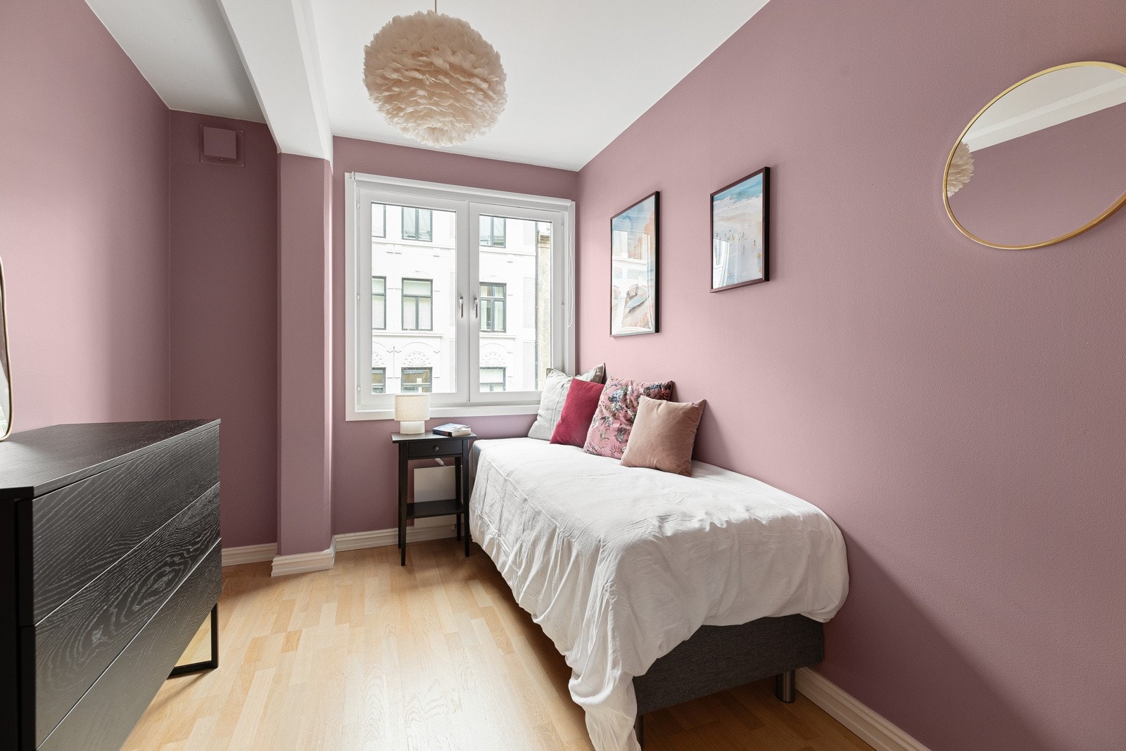 Soverom 2 av god størrelse Galleribilde