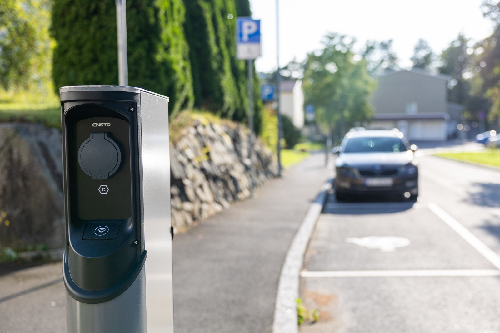 Borettslaget har i dag 298 parkerings- og garasjeplasser tilgjengelig for utleie, administrert av Obos. Galleribilde