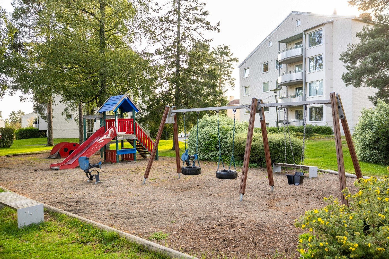 Felles lekeplass for borettslaget. Galleribilde