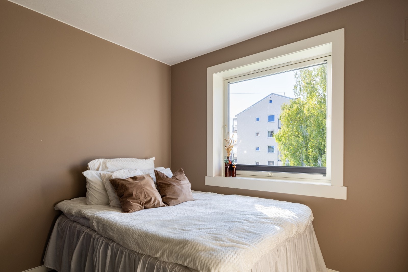 Det andre soverommet er også av god størrelse og kan innredes med seng, nattbord og garderobe. Galleribilde