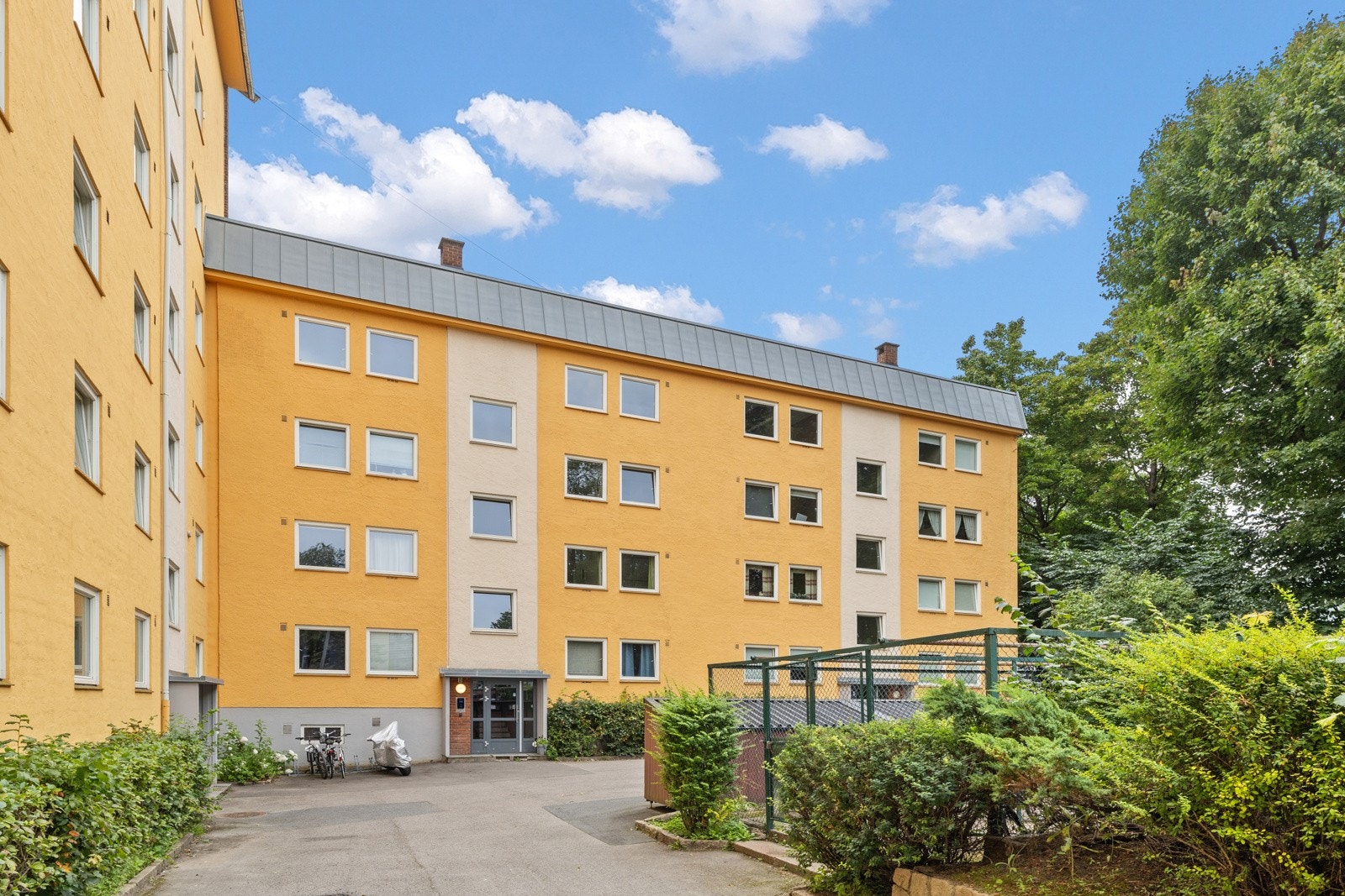 Pent opparbeidet uteområdet i borettslaget. Galleribilde