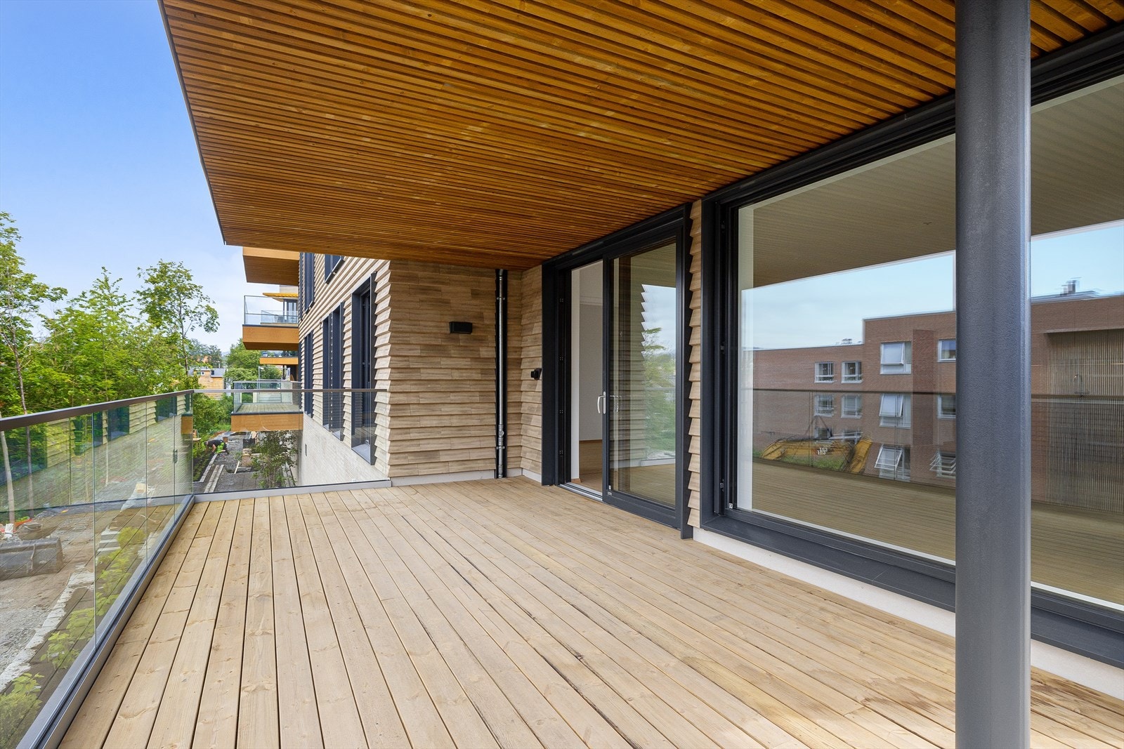 1-9.jpgLeiligheten har en stor vestvendt terrasse på hele 26,8 kvm. Galleribilde