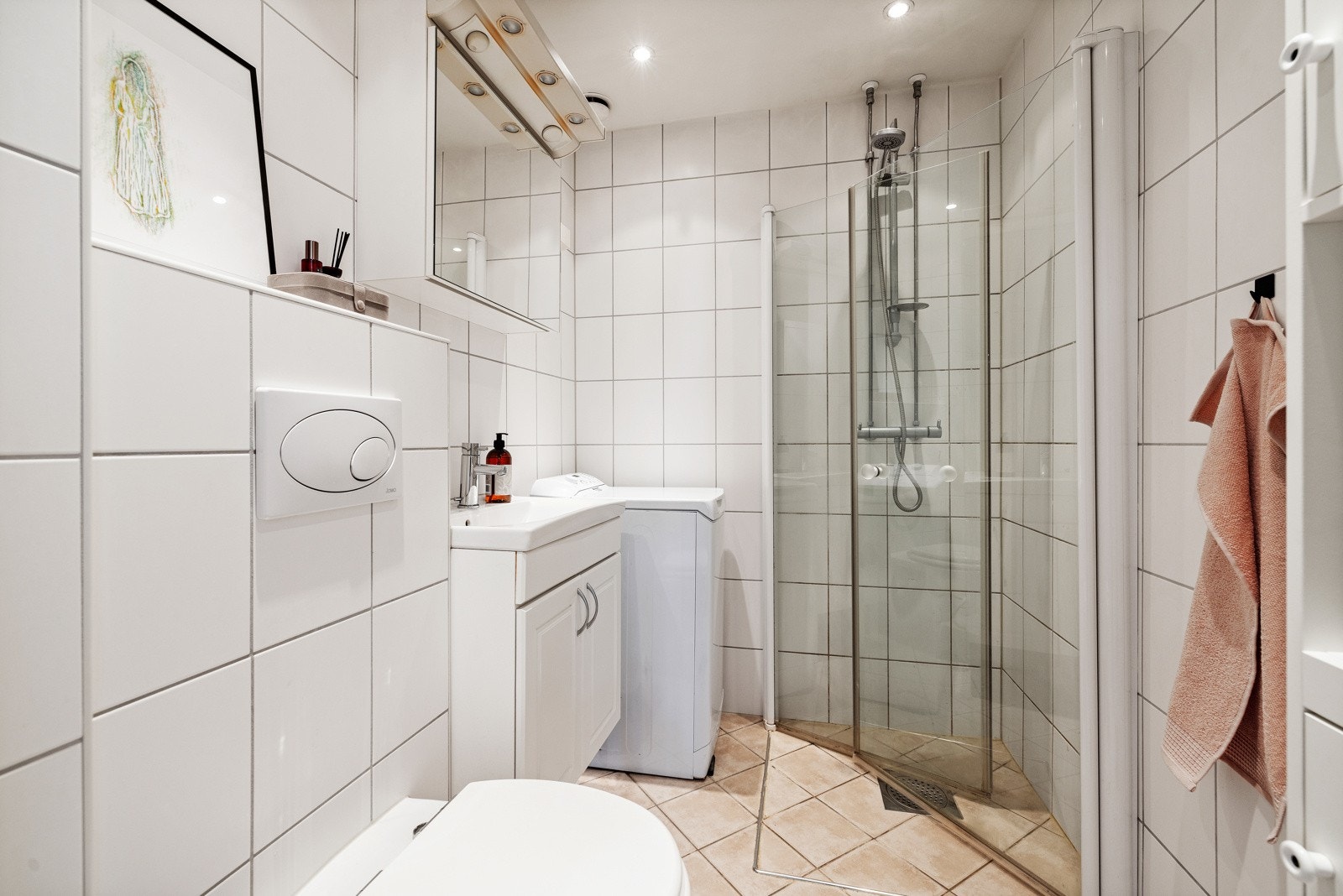 Badet ble pusset opp i regi av borettslaget i 2006 - praktisk utformet og lettstelt Galleribilde