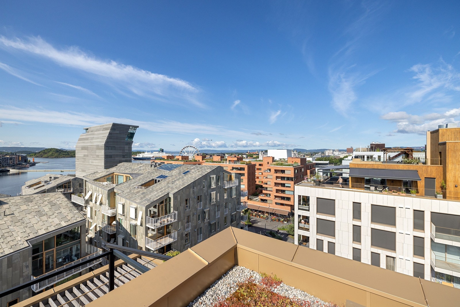 Nydelig utsikt fra takterrasse Galleribilde