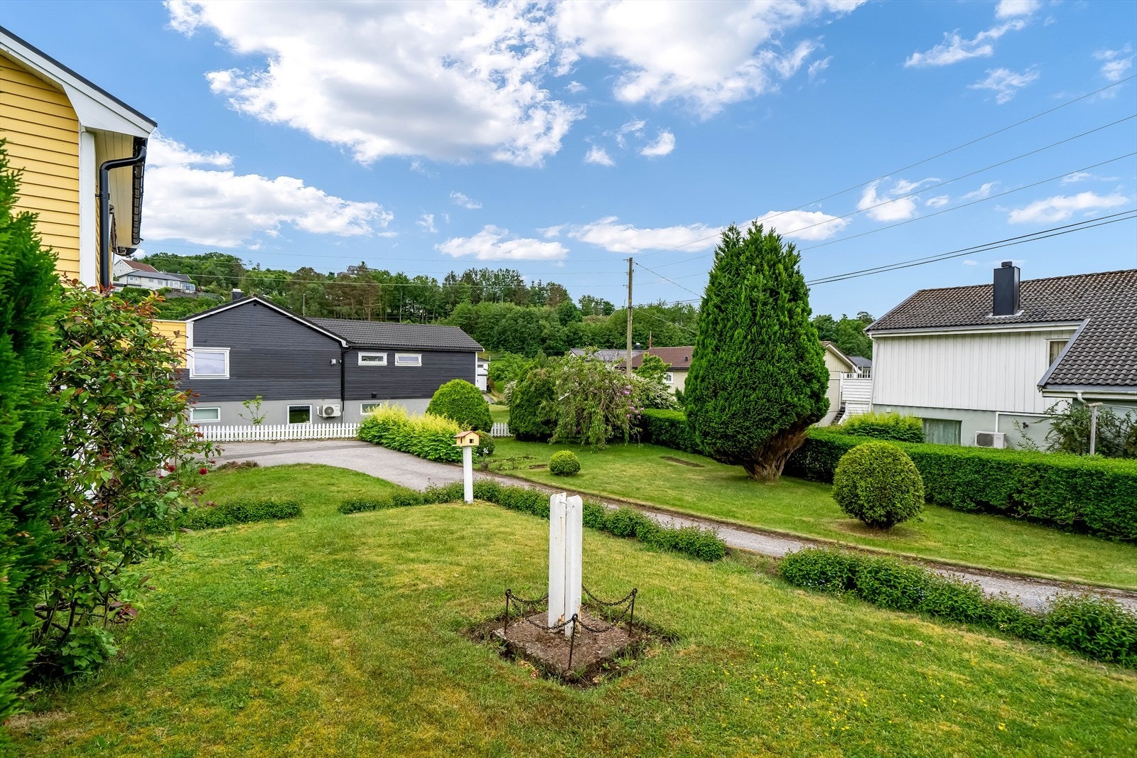 Fundament til flaggstang i front. Galleribilde