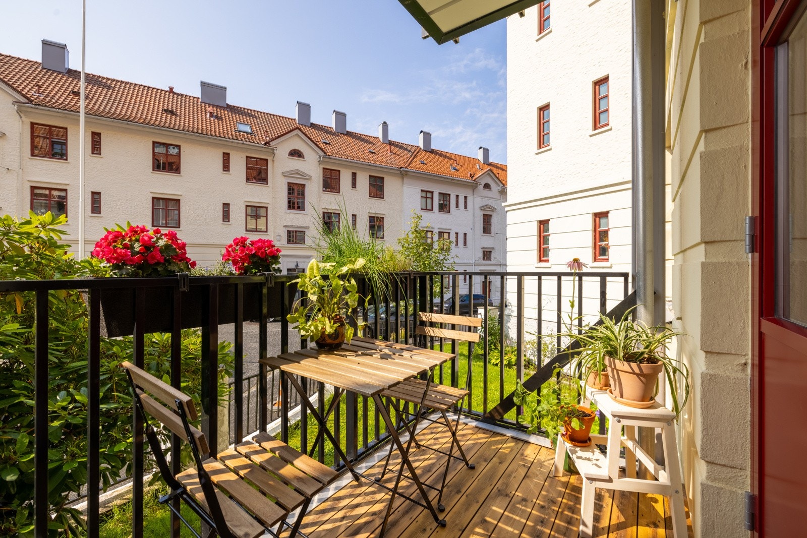 Denne kan enkelt innredes med både grill og en sittegruppe. Galleribilde