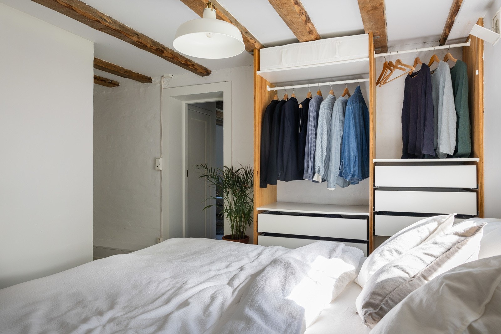 Det er god plass til garderobe Galleribilde