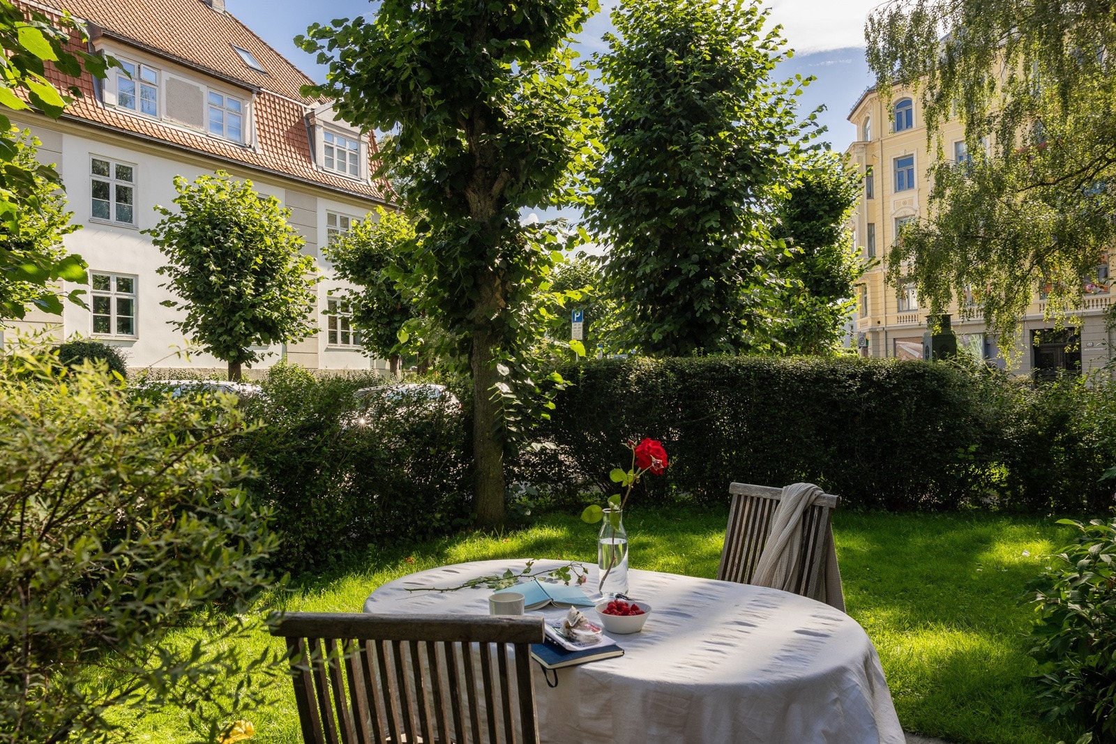 Beliggenheten i Lindern Hageby er meget bra med tilgang til både forhage og bakhage Galleribilde