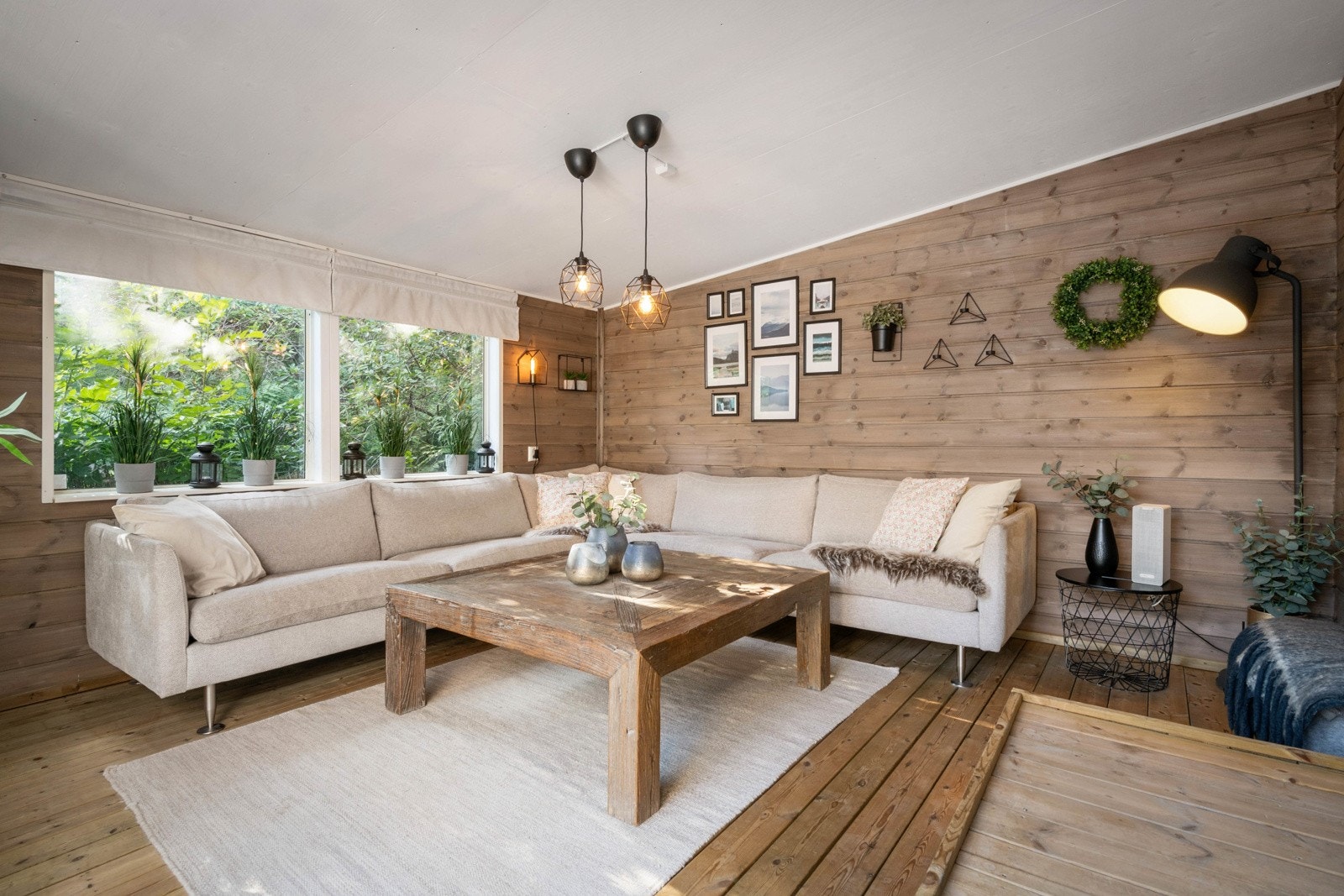 Det er god plass til sofagruppe Galleribilde