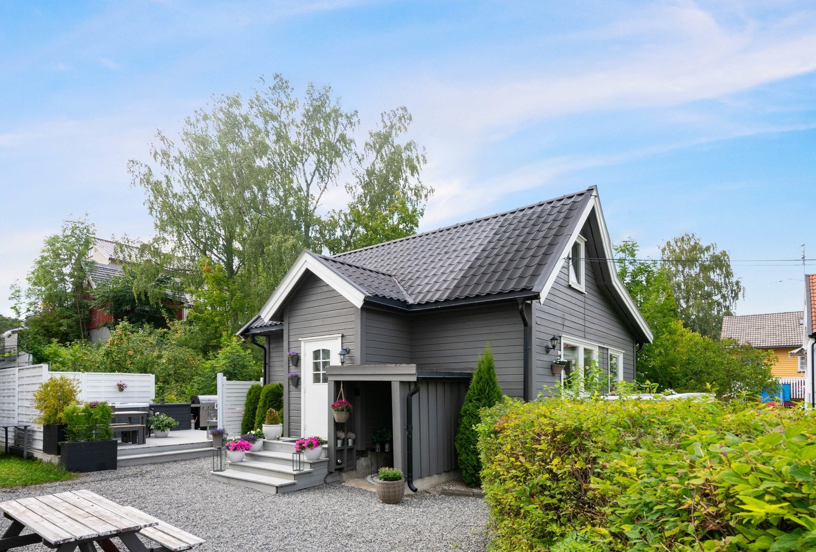 Huset er fra 1928 og har en sentral beliggenhet på Nordstrand Galleribilde