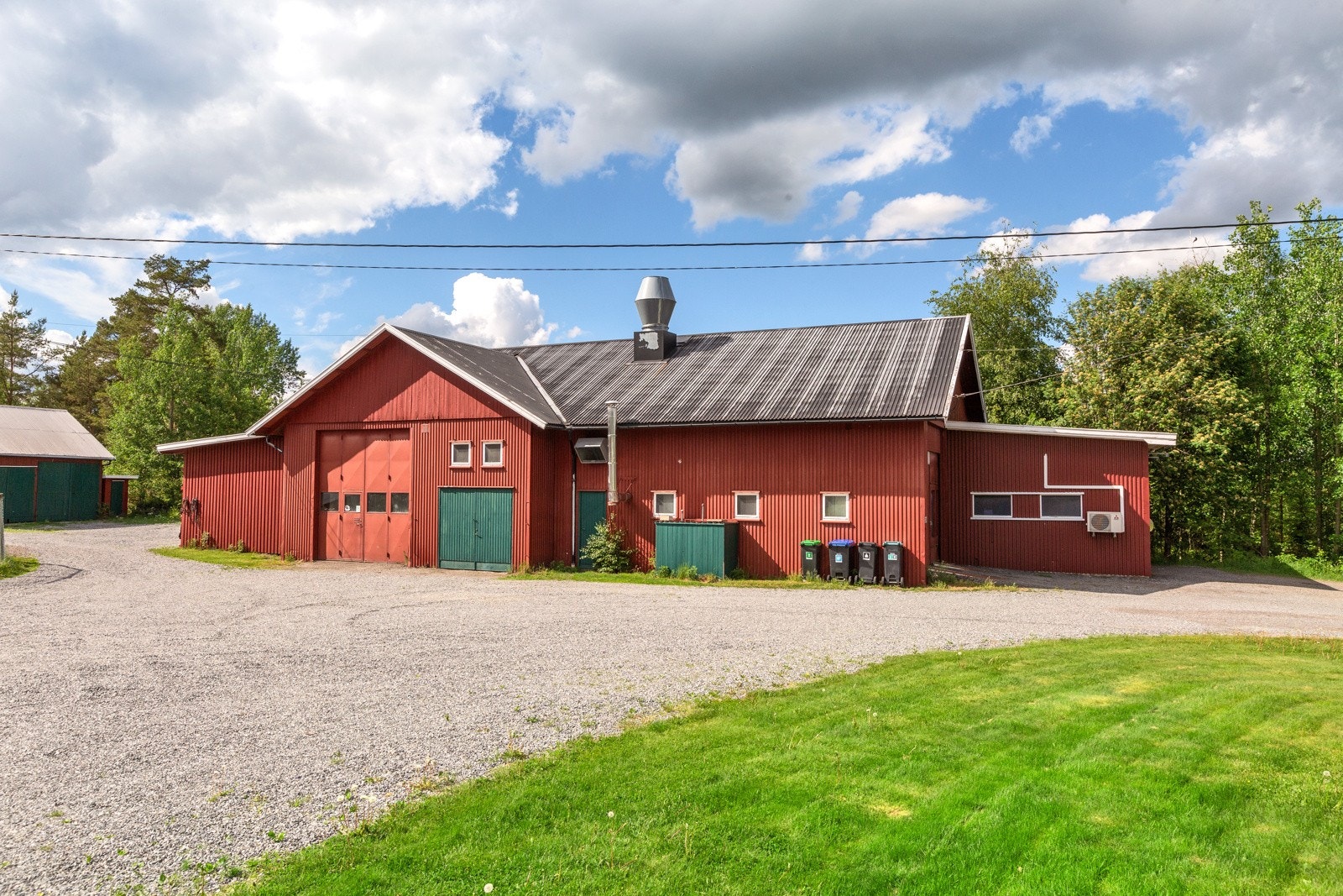 Rikelig med parkeringsmuligheter på egen tomt Galleribilde