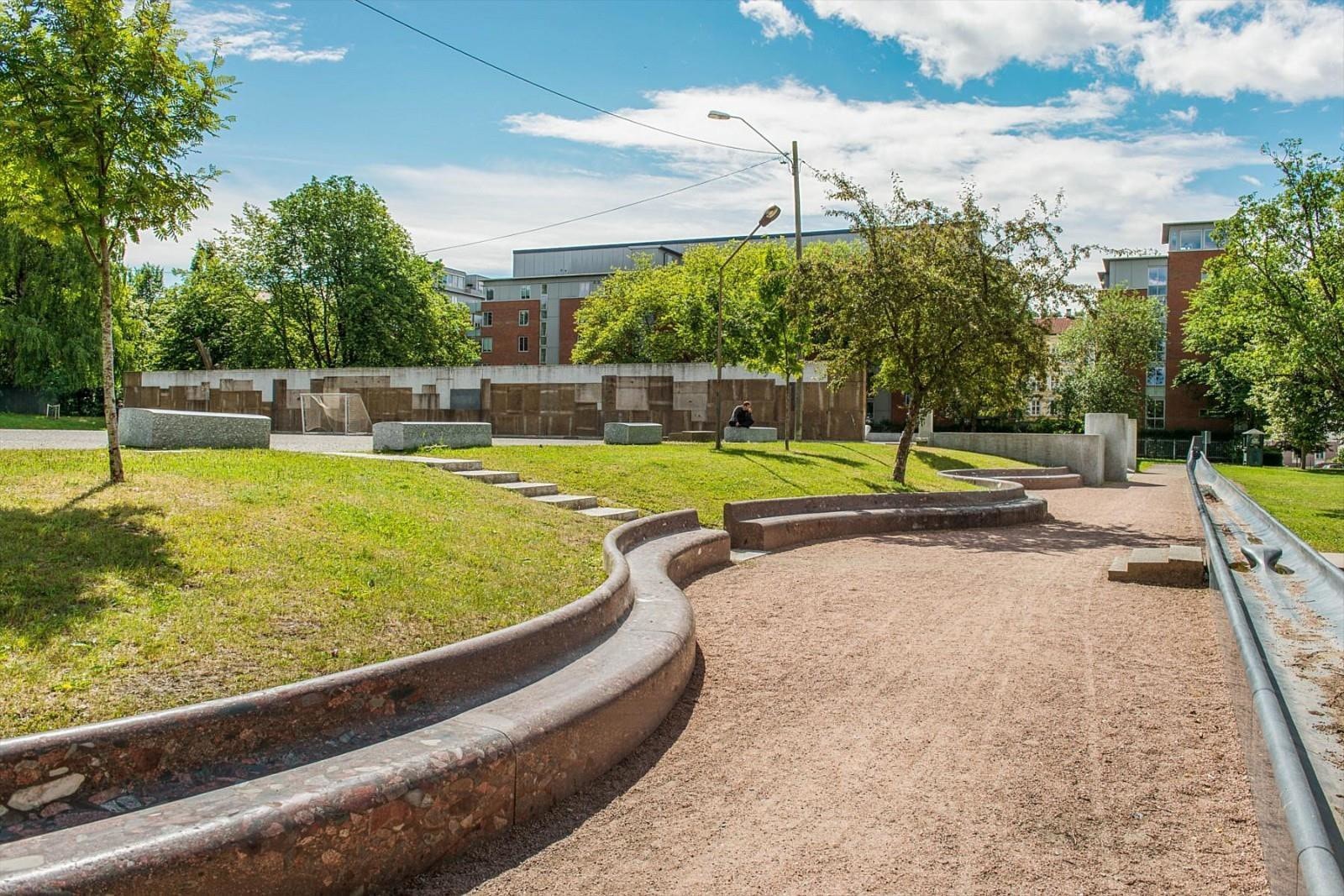 Nye Klosterenga park er også en kort spasertur østover fra leiligheten. Galleribilde