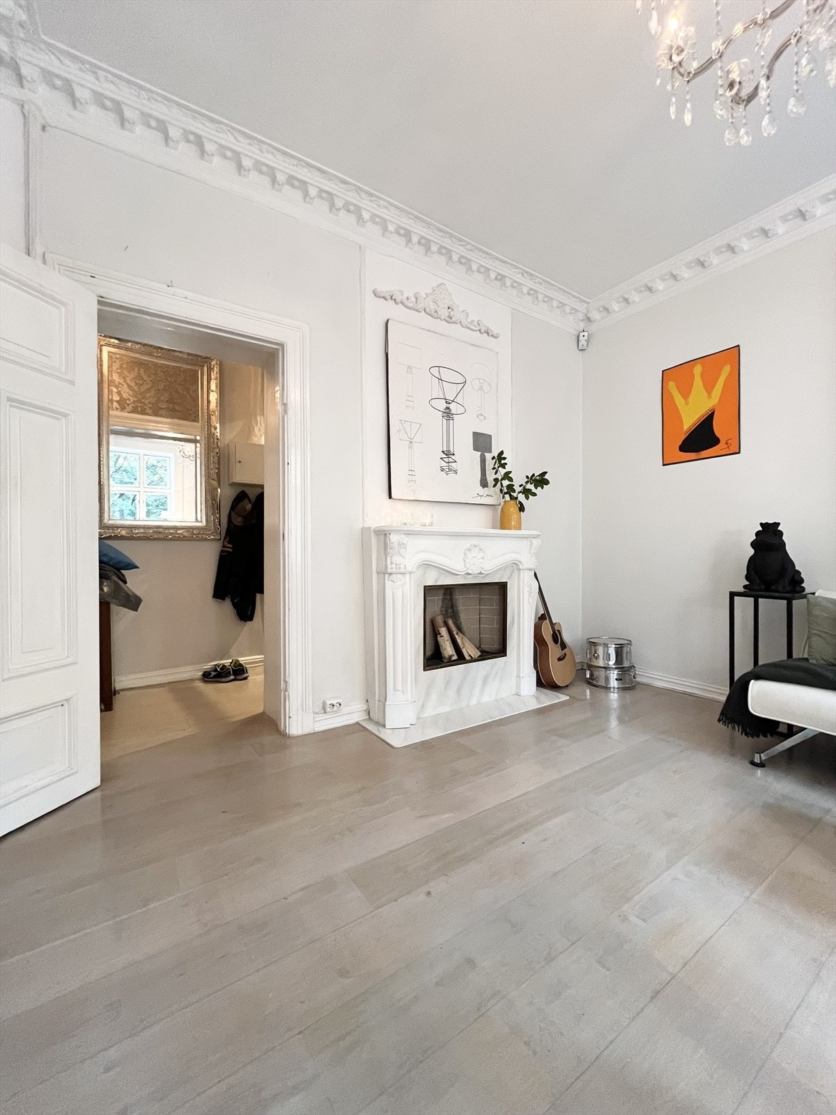 I stuen er det god plass til sofagruppe med tilhørende stuemøblement Galleribilde
