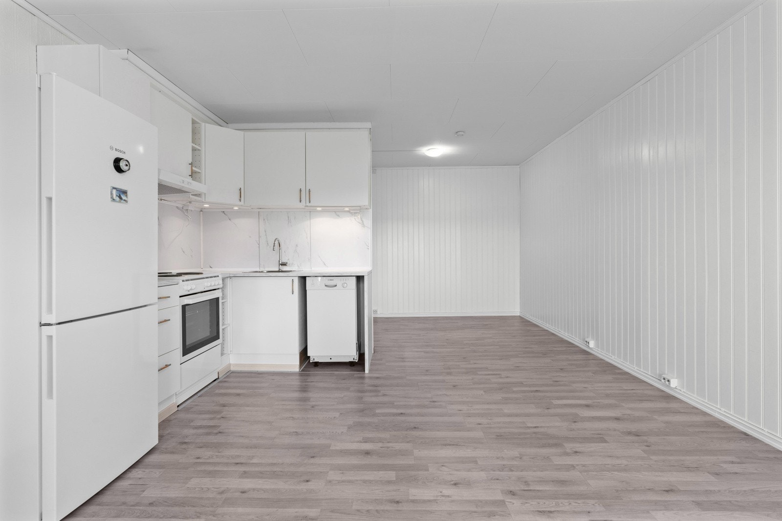 Alt i alt tilbyr boligen en kombinasjon av moderne komfort, smarte løsninger og en vedlikeholdt standard som gjør den til et ideelt hjem for førstegangskjøpere. Galleribilde