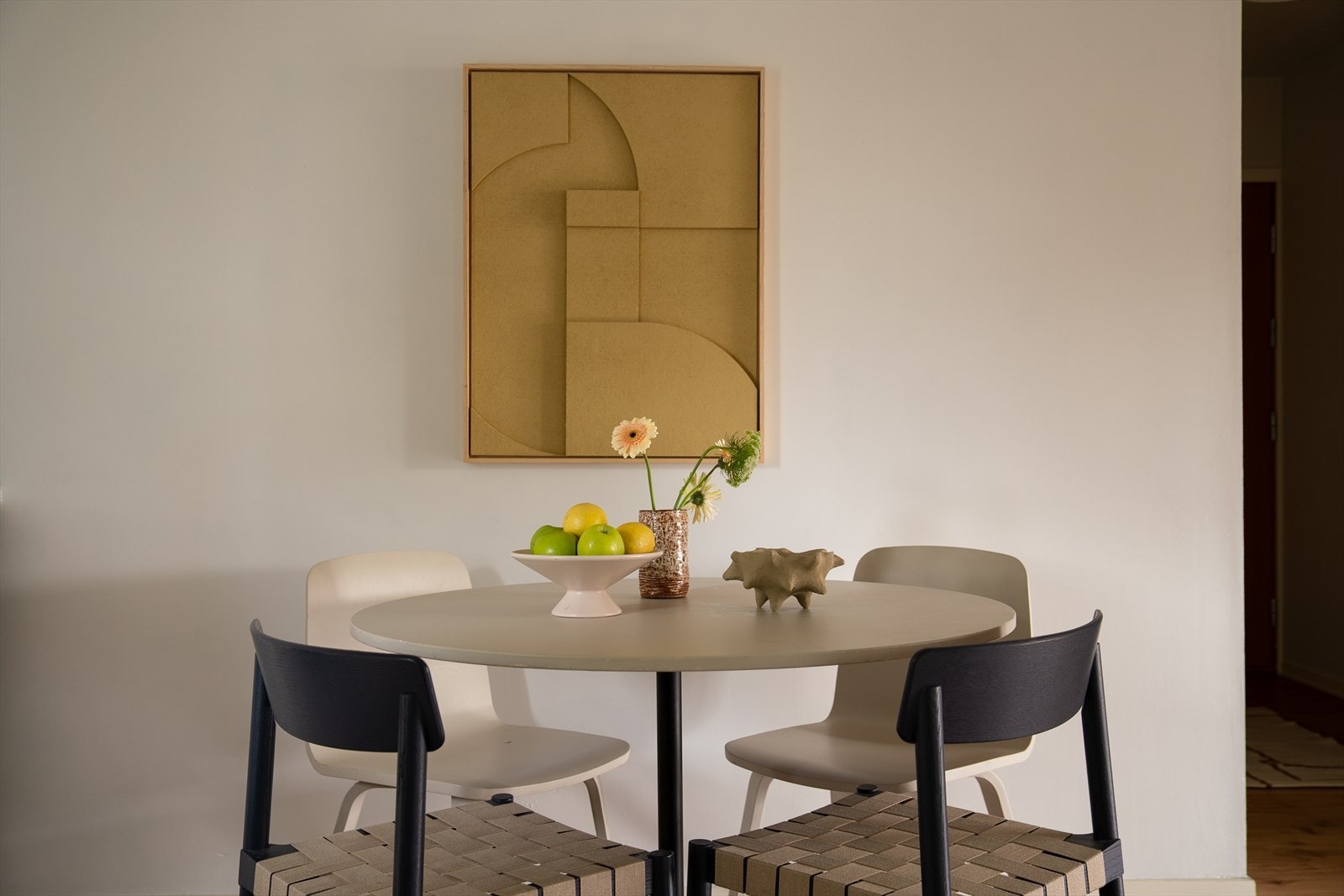 Her er det også god plass til spisebord hvor du kan invitere til hyggelige middagsselskaper. Galleribilde