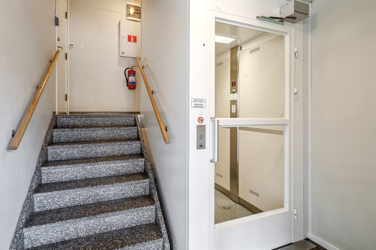 Det er heis i bygget Galleribilde