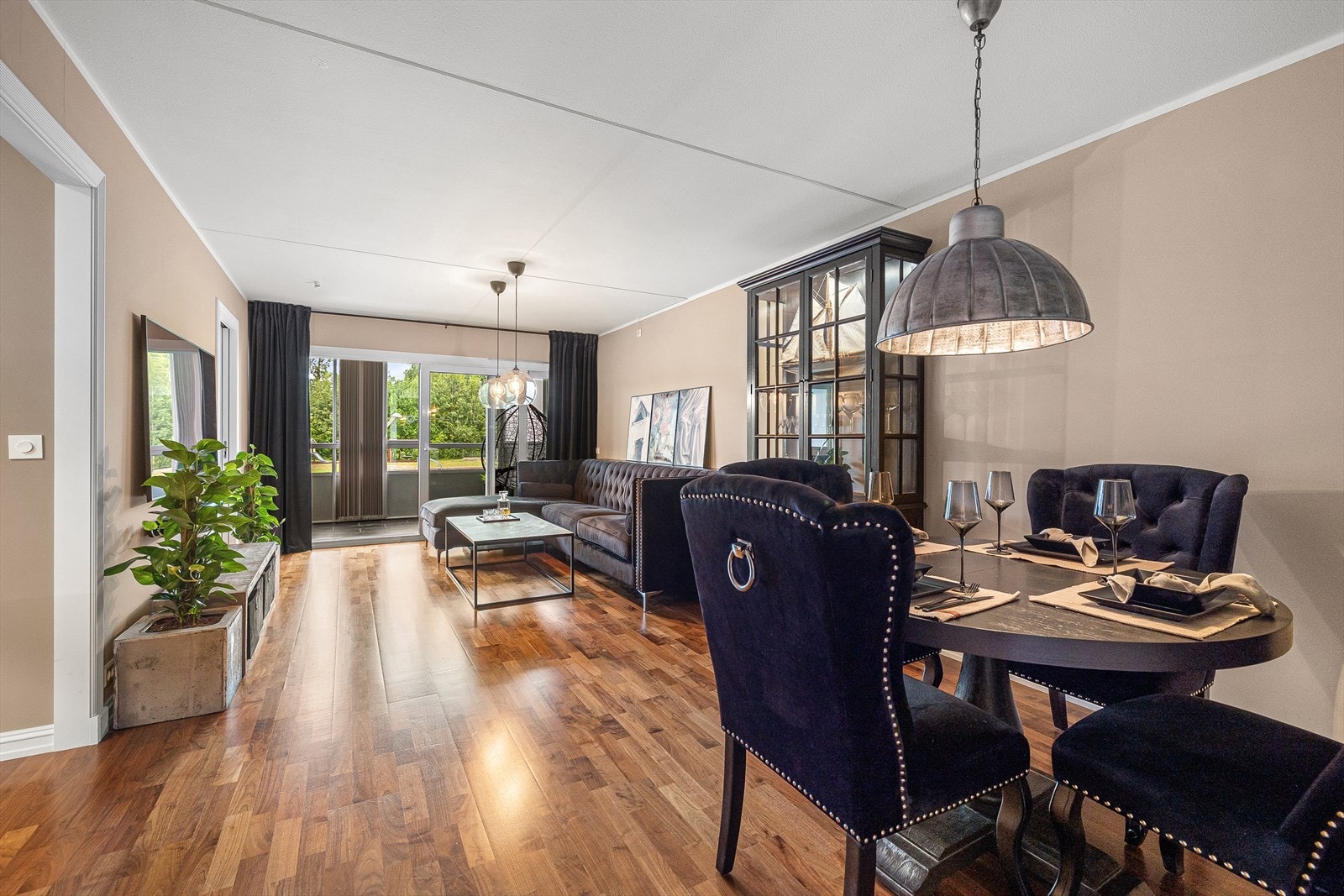 Aktiv Eiendomsmegling ved Kamilla Schau har gleden av å presentere Riihimækiveien 17! Galleribilde