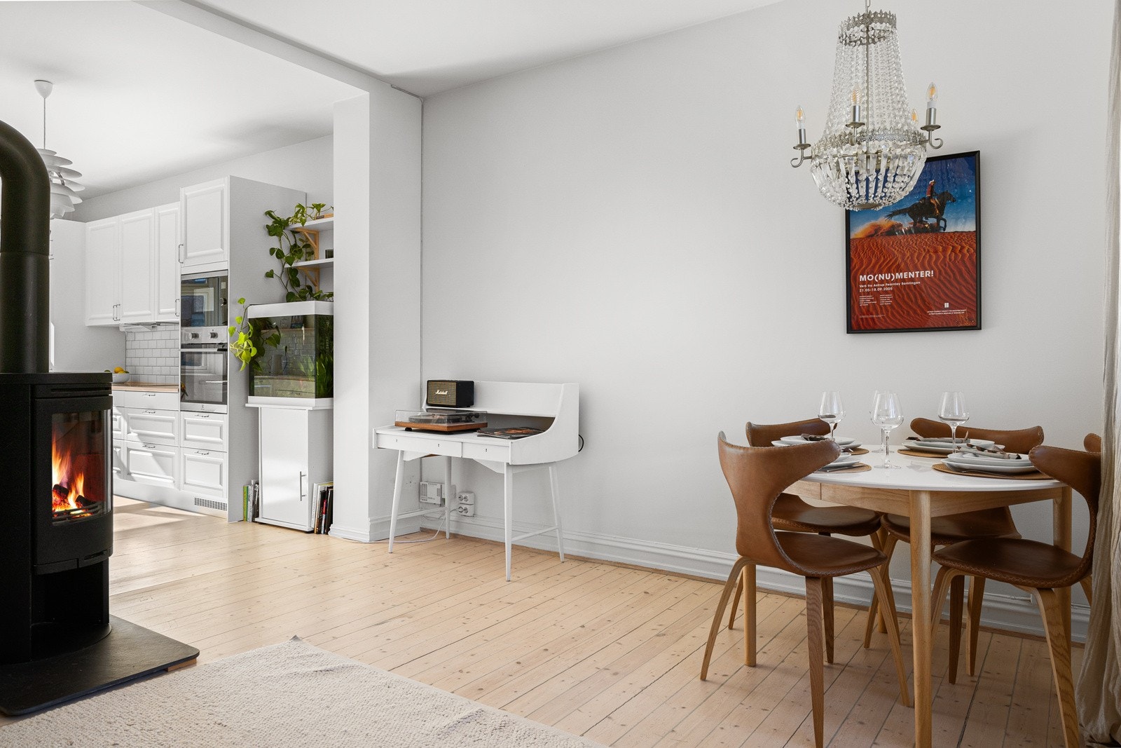 Bæreveggen mellom stuen og kjøkkenet ble åpnet opp i 2021, med ferdigattest fra 2022. Galleribilde