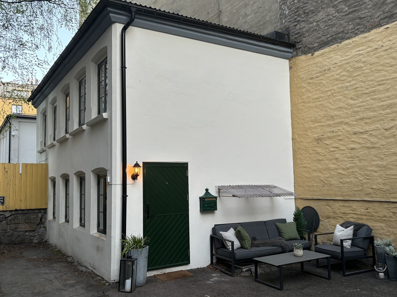 Velkommen til Wessels gate 2C på St.Hanshaugen - En rålekker stallbygning / townhouse med gjennomgående god standard og 2 soverom. Galleribilde