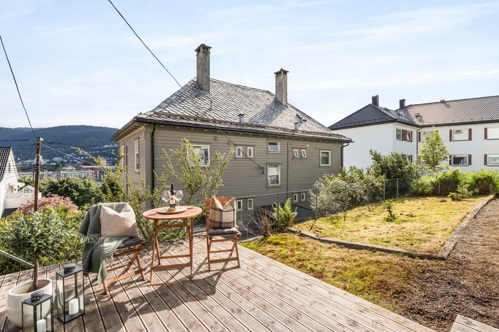 En fin liten sak med enkel adkoms til terrasse og plen. Galleribilde