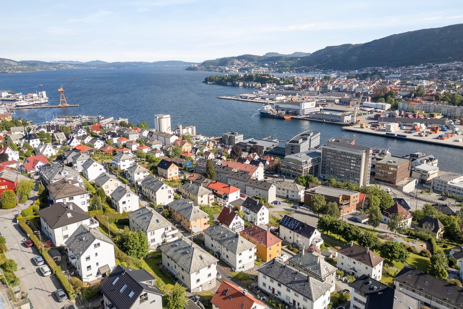 Busstopp og dagligvare er like ved. Galleribilde