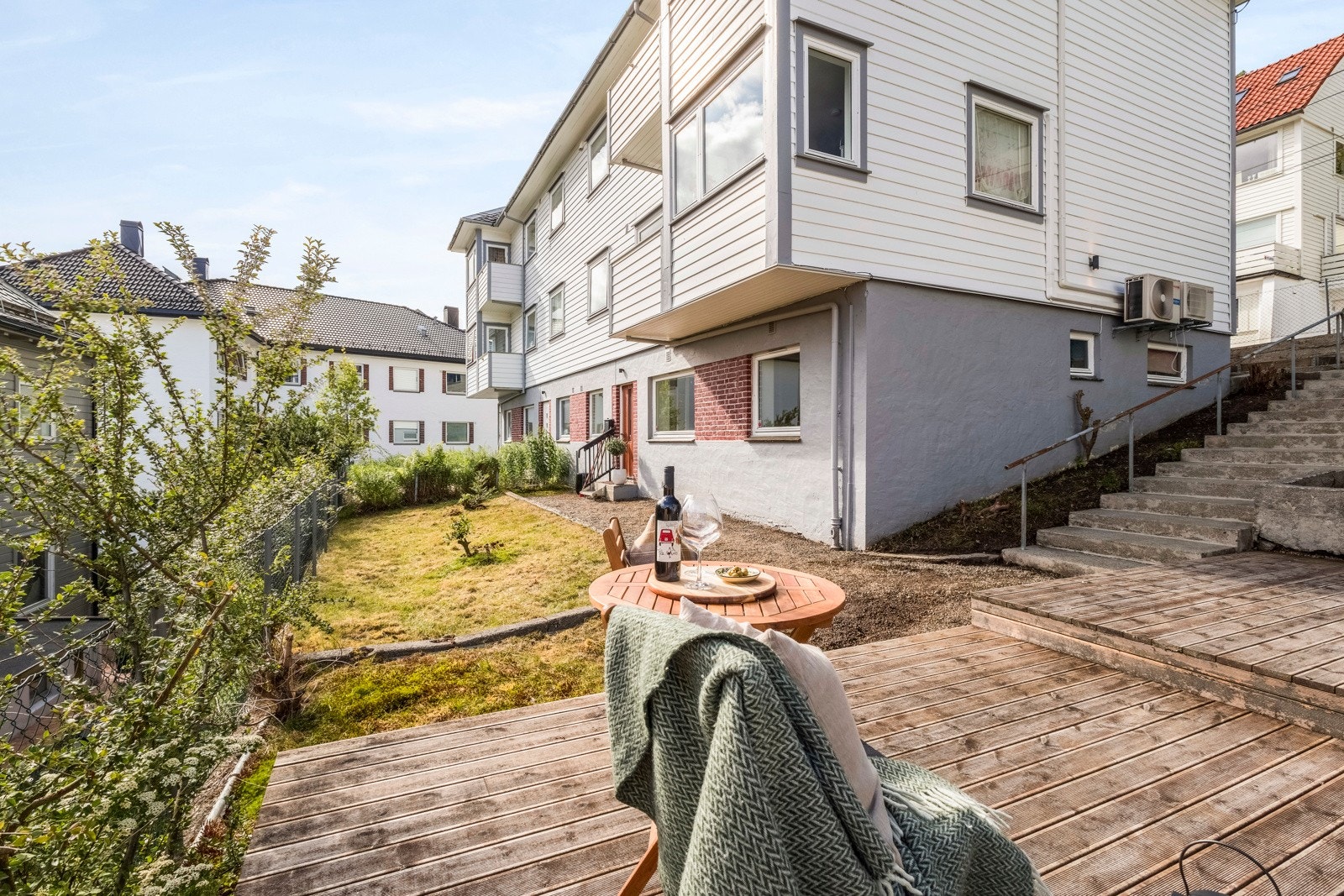 Denne ligger privat til og selger opplyser at den har vært nydelig på de fine solværsdagene. Galleribilde