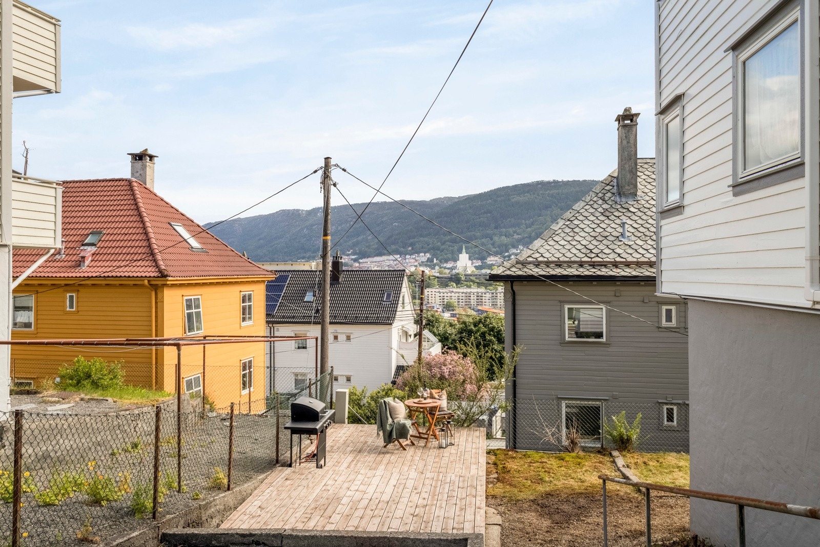 Den er laget i to platå og grillen kan medfølge om ønskelig. Galleribilde