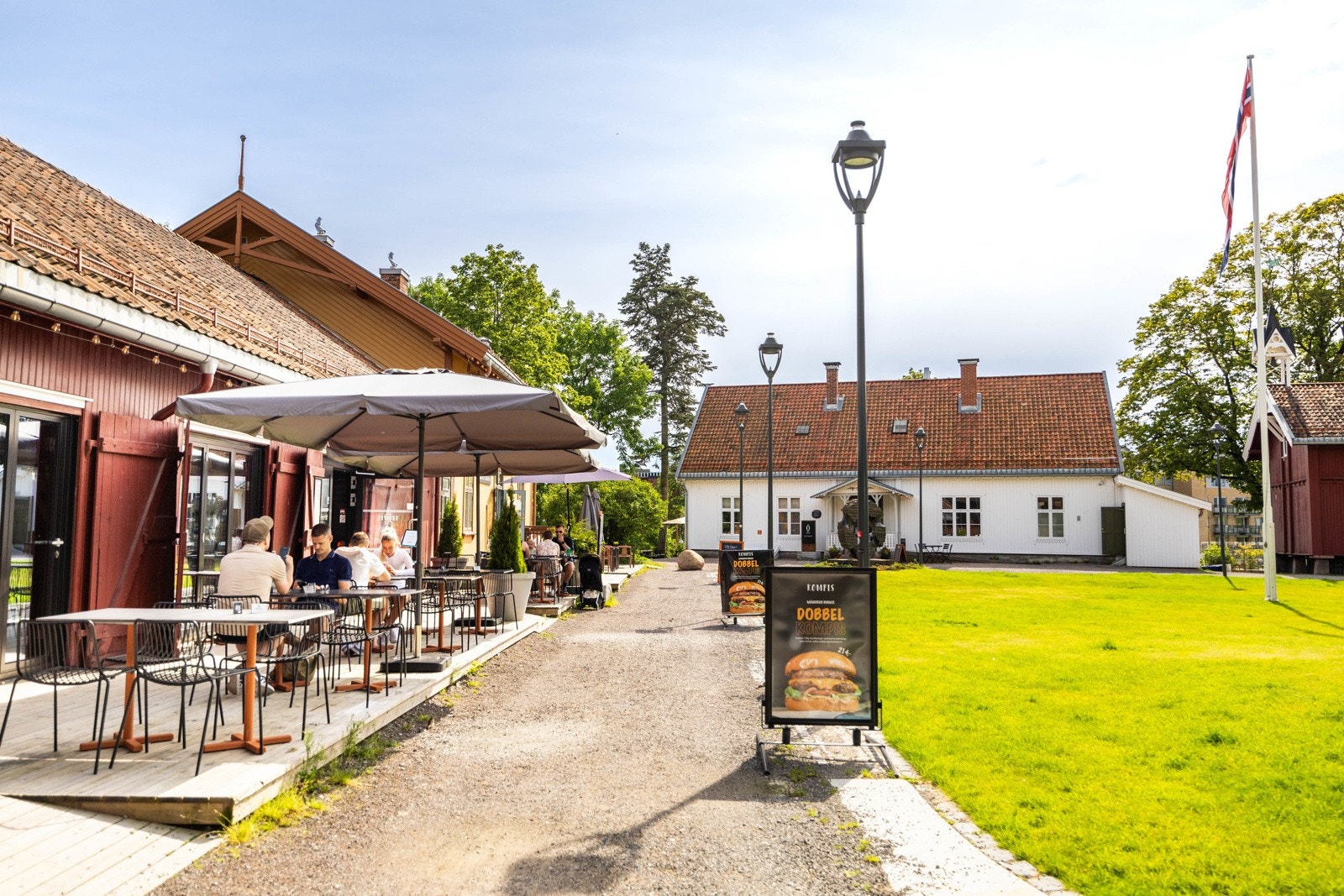 Lille Ó - Pub & Restaurant ligger 5 min. gange fra leiligheten. Her er det flotte uteområder og nærhet til Akerselva. Galleribilde