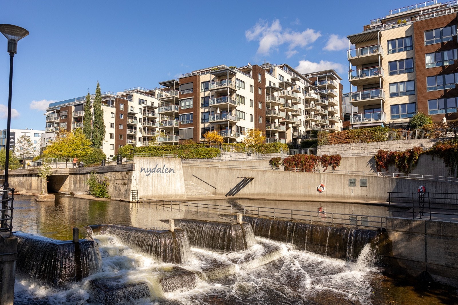 Gangavstand til idylliske Akerselva hvor du kan ta deg en spasertur eller nyte noe godt på ulike serveringssteder som finnes der. Galleribilde