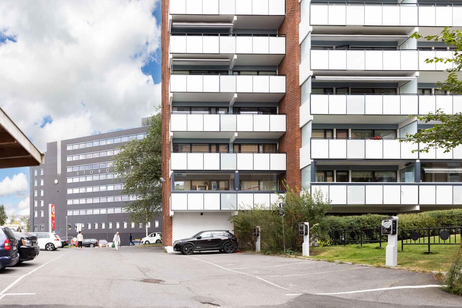 Mulighet for leie av parkeringsplass for kr. 700,- etter ventelisteprinsippet. Galleribilde