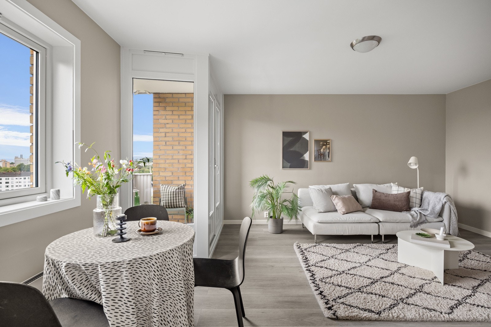 Svært fine lys og utsiktsforhold. Vinduer fra 2022. Galleribilde