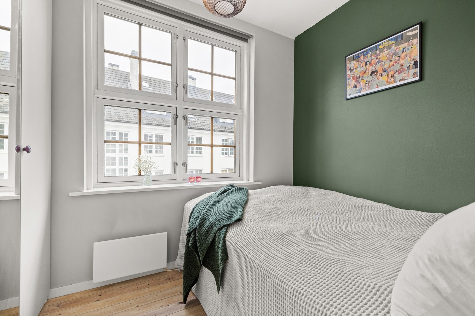 Soverom med plass til dobbeltseng. Galleribilde