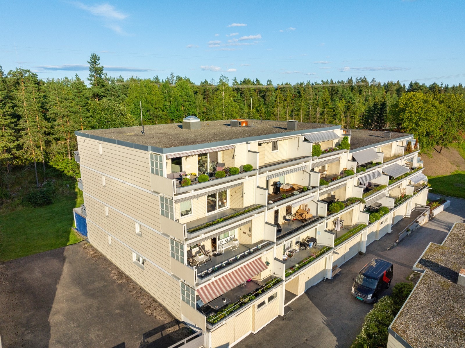 Leiligheten ligger byggets 4. etasje, som også er den øverste etasjen. Galleribilde