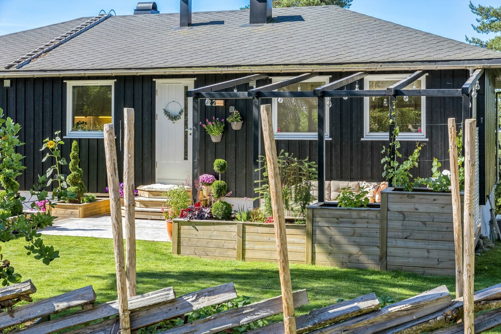 Flott skigard på eiendommens grense. Galleribilde