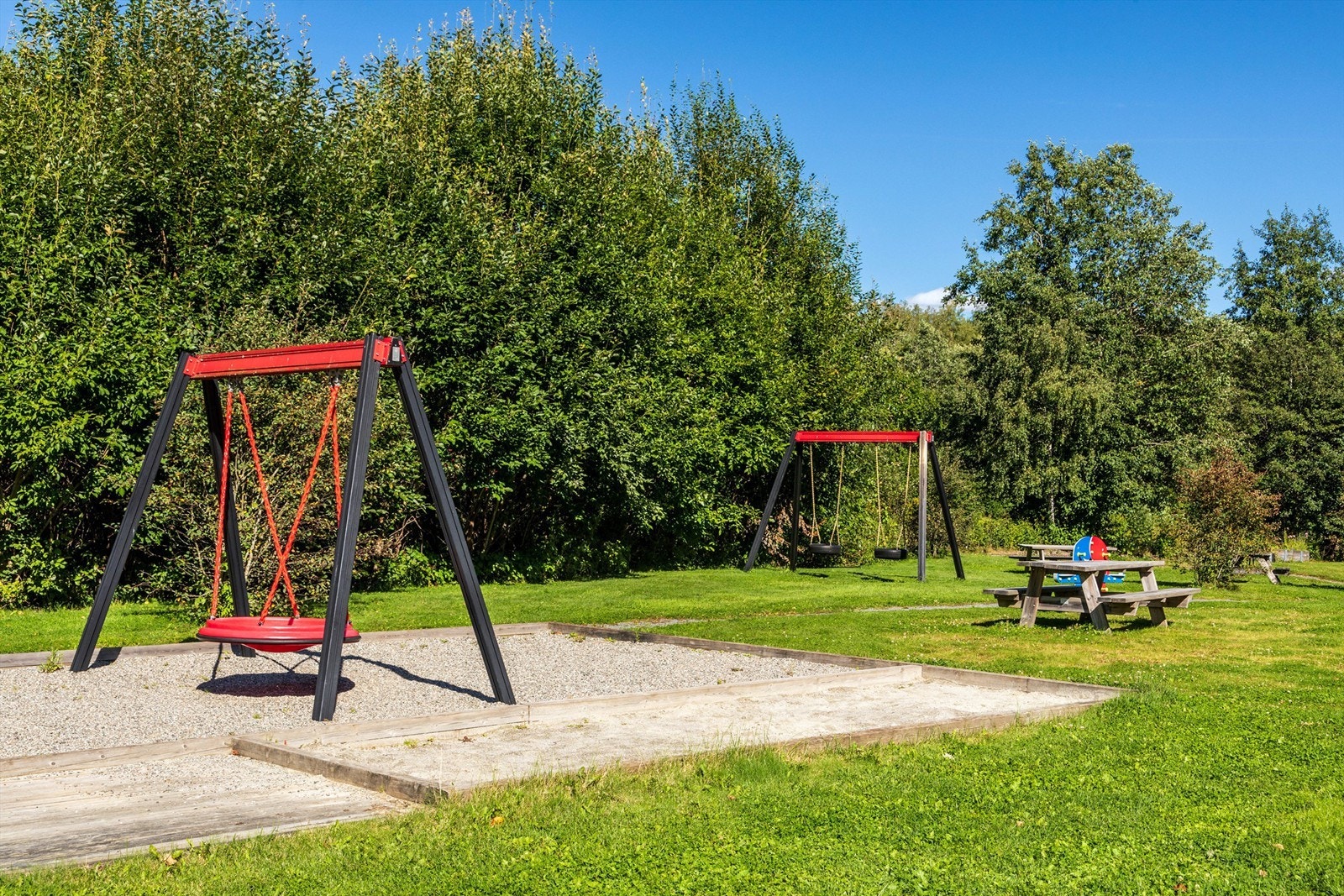 Barnevennlig område med kort vei til lekeplass Galleribilde