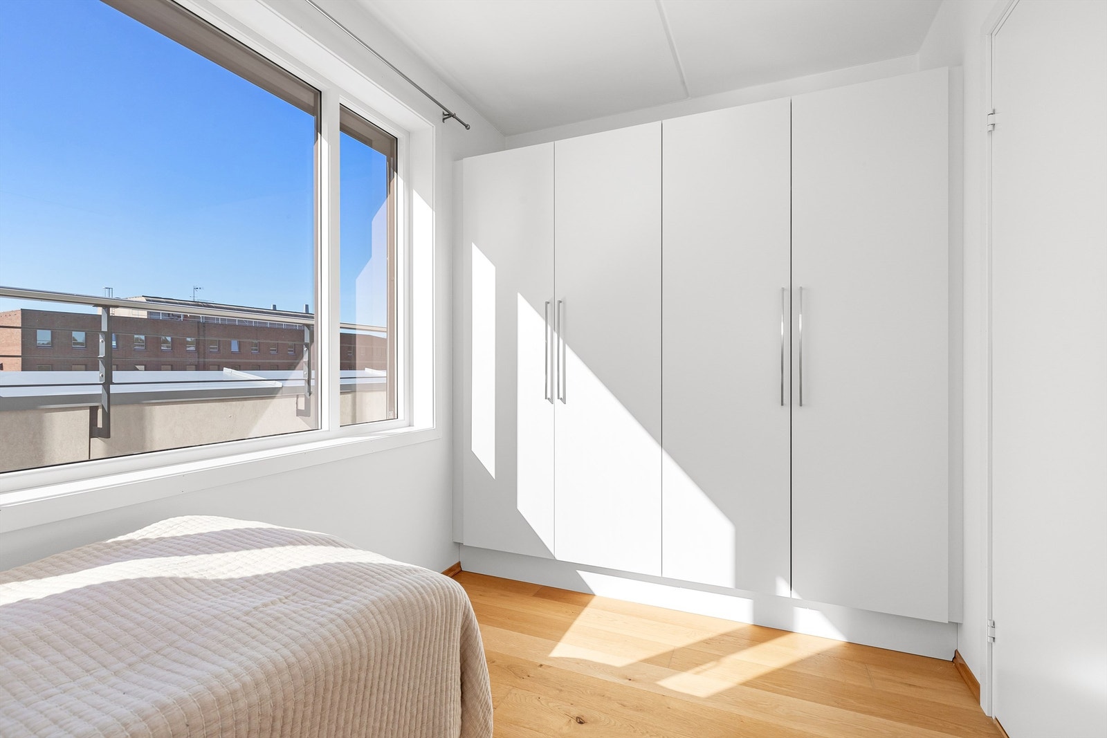 Her er det også godt med garderobeplass Galleribilde