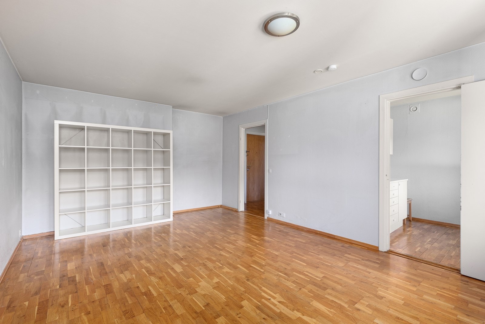 Stue - bilde tatt fra vindusrekke. Galleribilde