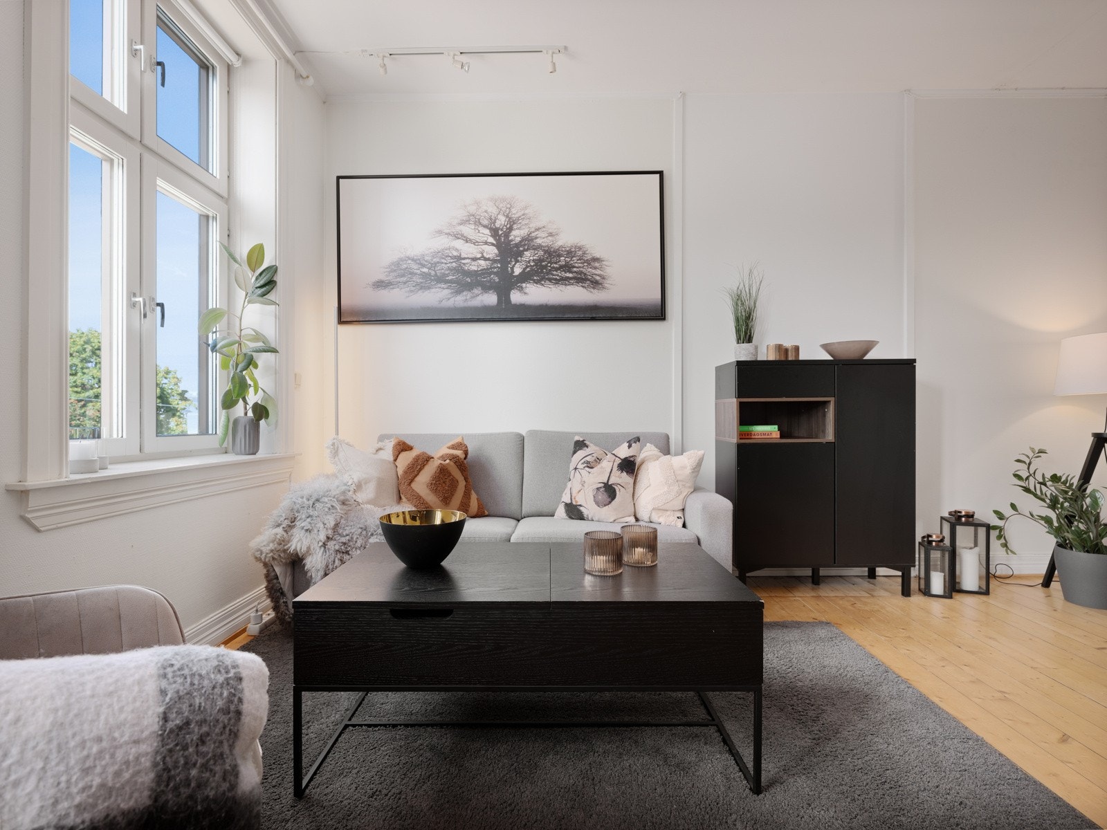 Varmtvann og kabel-TV er inkludert i felleskostnadene og bidrar til å redusere de månedlige kostnadene. Galleribilde