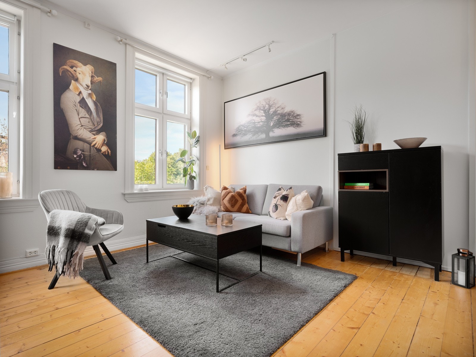 Lys og stilren 2-roms beliggende i 3.etasje Galleribilde