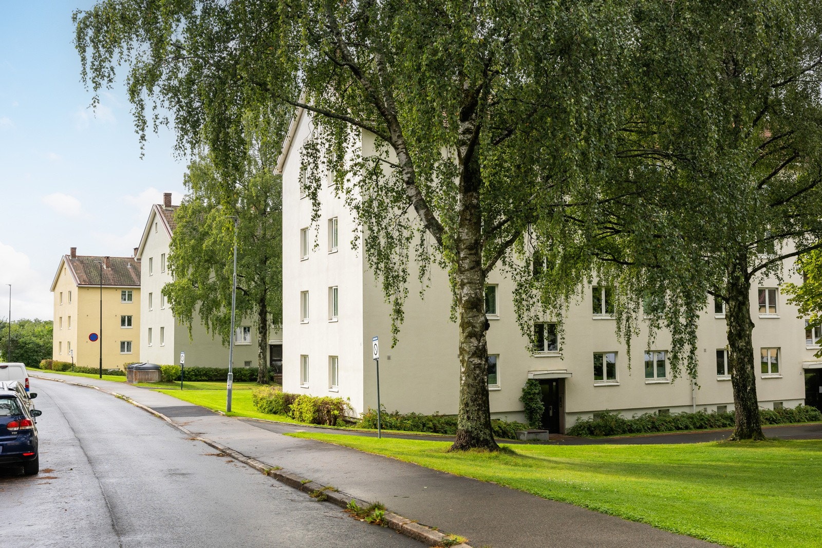 Fasaden gir et godt førsteinntrykk da borettslaget har oppgraderte fasader, vinduer, balkonger m.m. Galleribilde