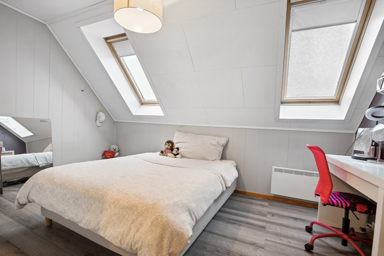 Det er tre soverom i boligen, hvorav to er utstyrt med garderobeløsning. Galleribilde