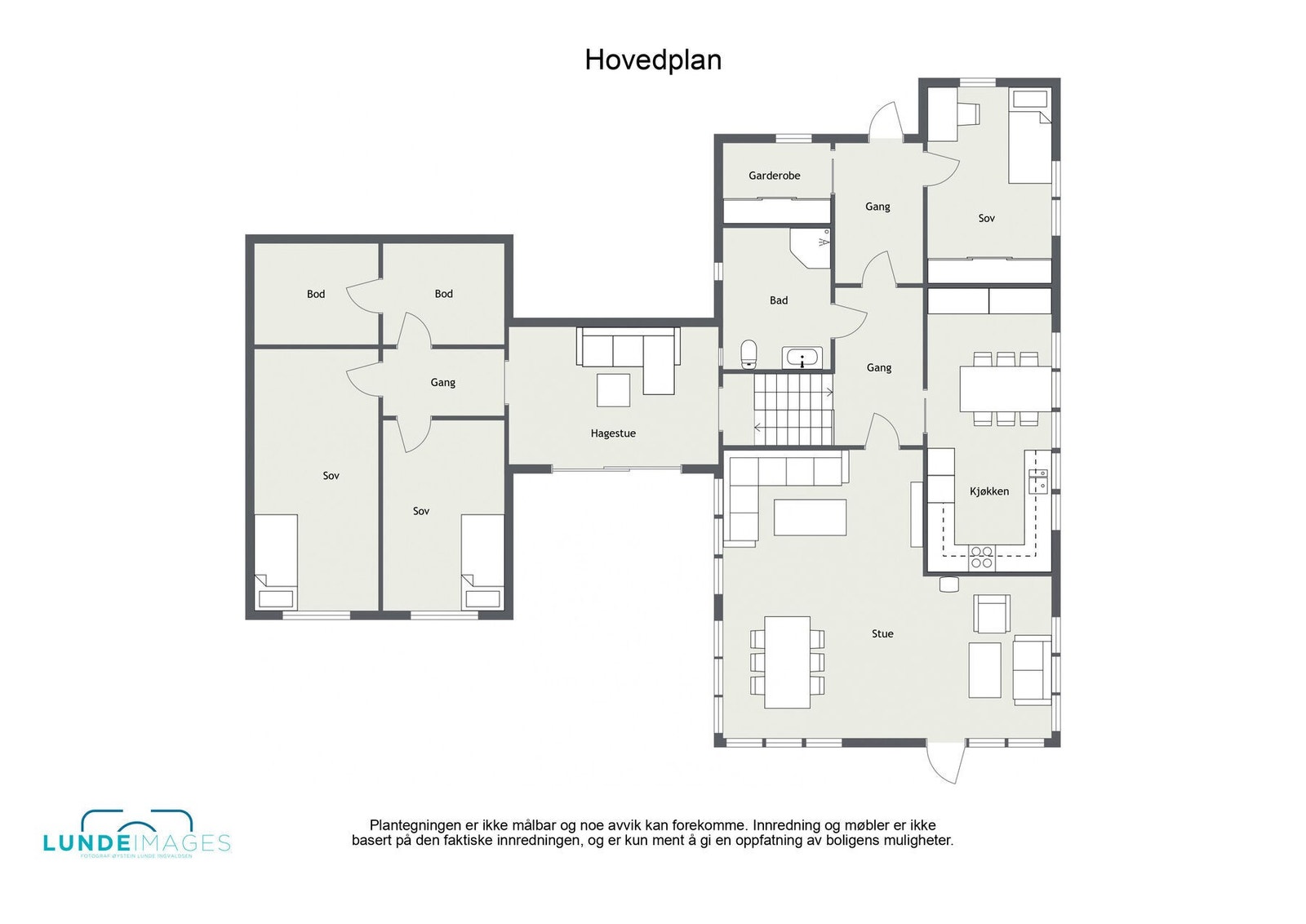 Plantegning hovedplan - ikke målbar - hovedplanet består av to nivåer, der hagestuen, to sov, to boder og en gang er på et lavere nivå. Galleribilde