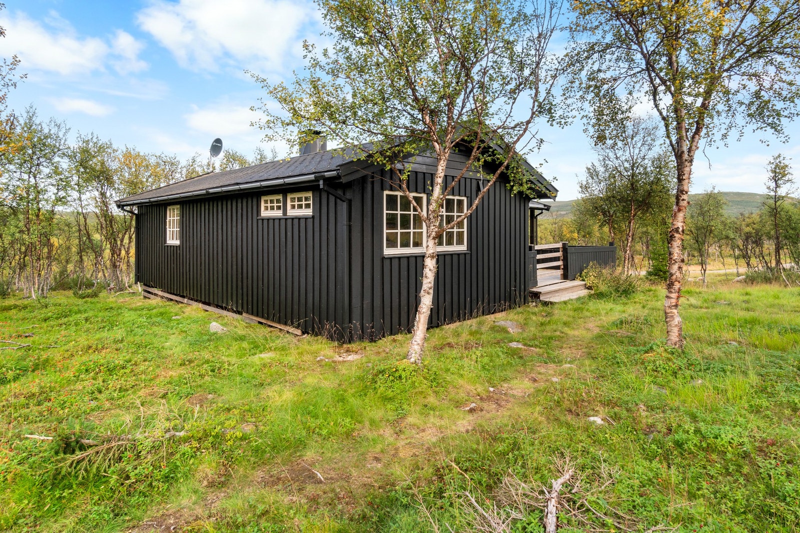 Vestre Jakobselv er et svært populært hytteområde, blant annet for sine mange friluftsmuligheter. Galleribilde