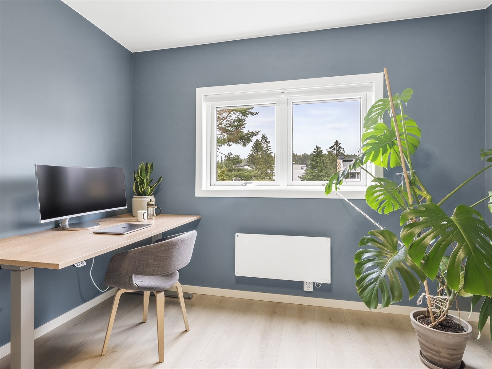 Rommet har plass til seng, nattbord, garderobeløsning og evt. skrivebord. Galleribilde