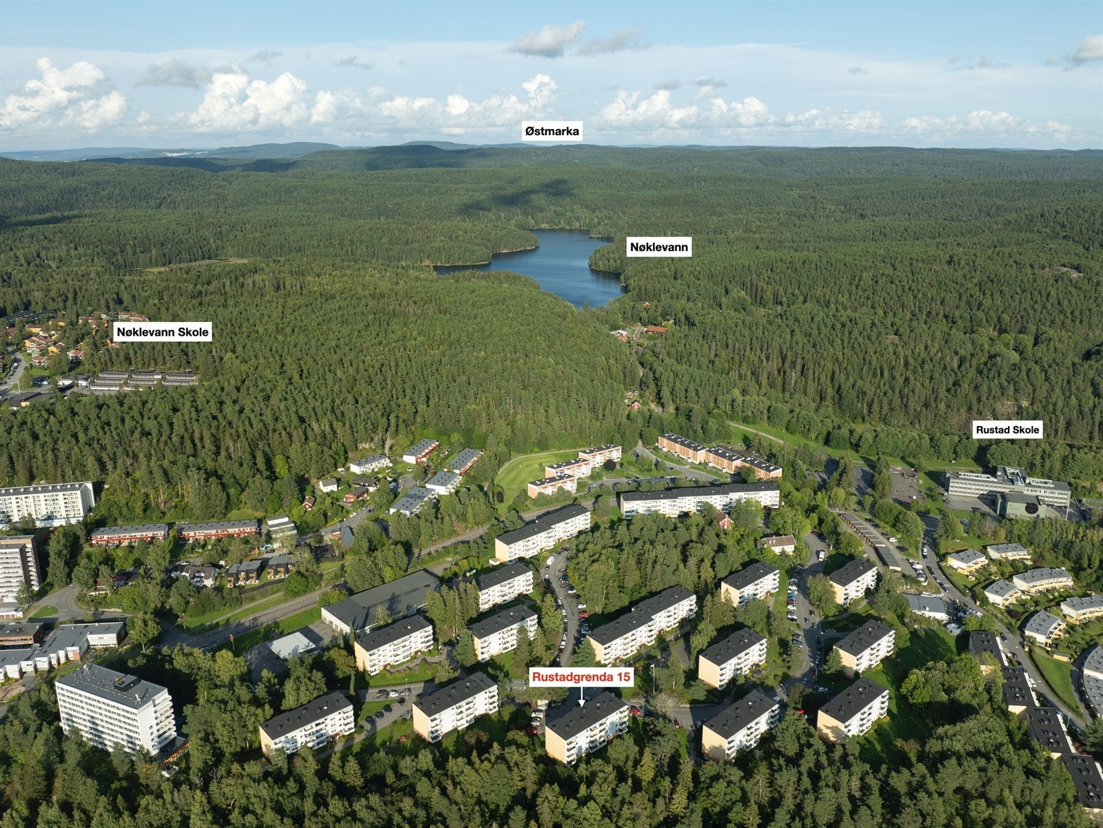 Søndagsåpen butikk 5 min unna, med ferskdisk. Galleribilde