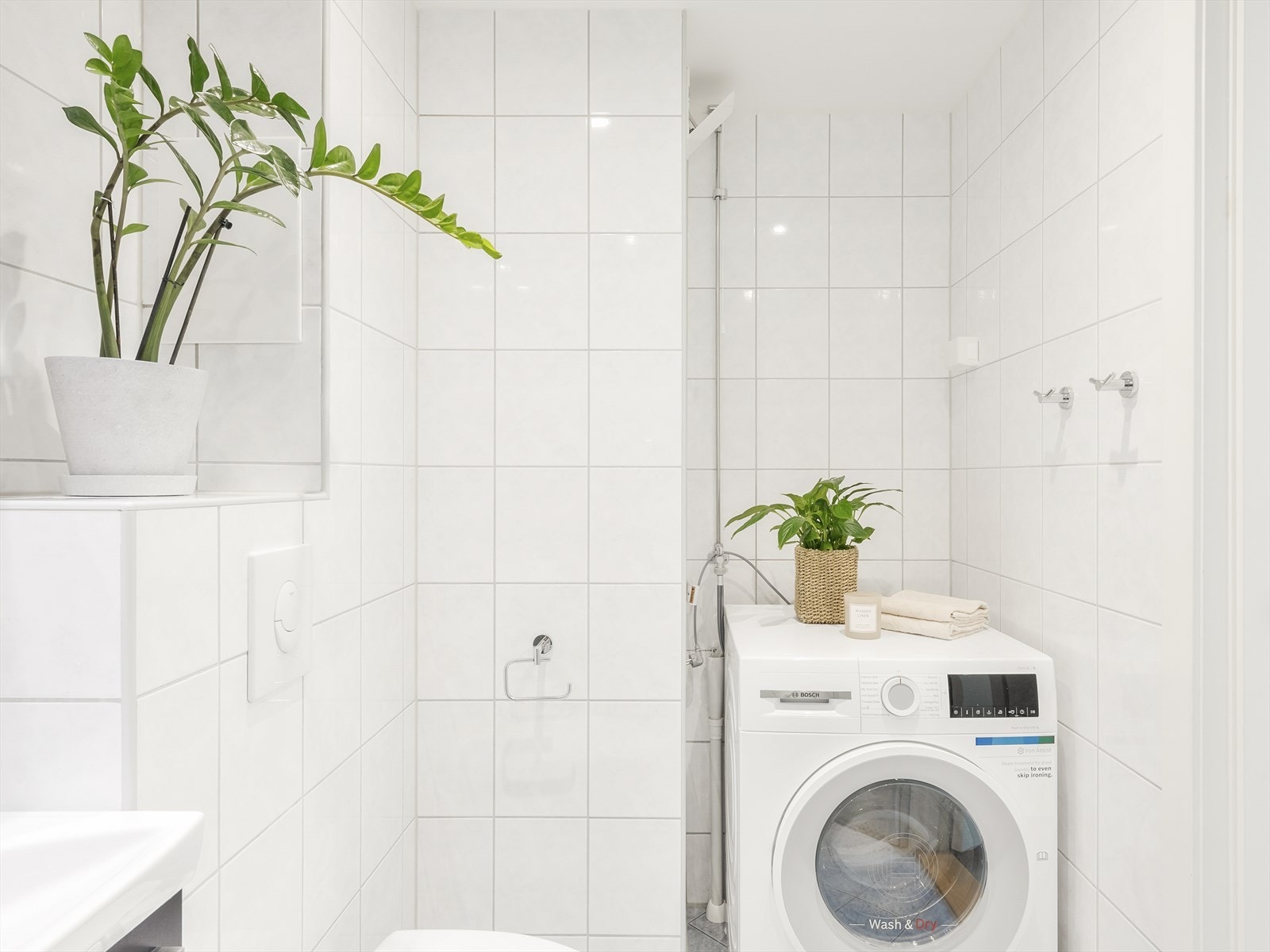 Moderne, flislagt bad som er modernisert i regi av borettslaget i november 2011. Galleribilde