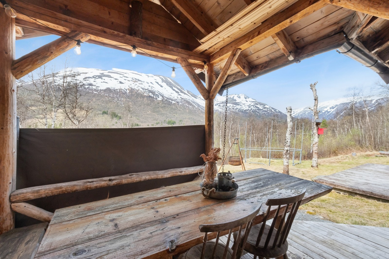 Etter aktive dager i naturen, kan de sene sommerkveldene nytes i vakre omgivelser. Galleribilde