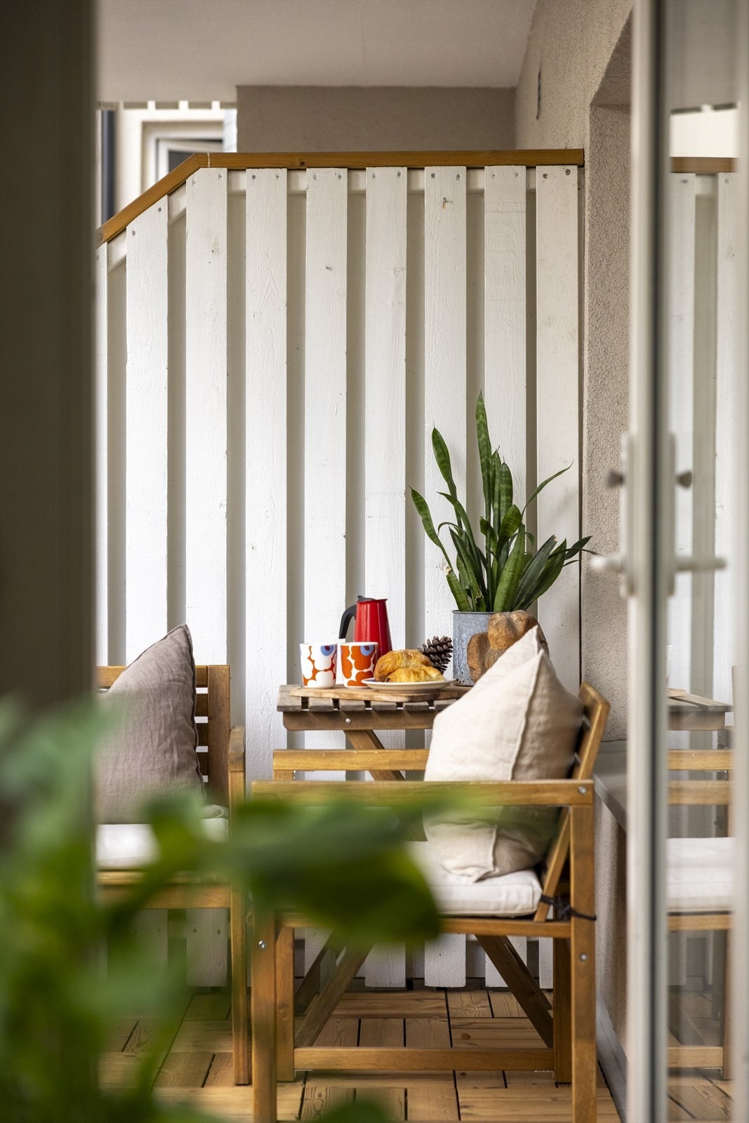 Meget bruksvennlig balkong med overbygg. Galleribilde