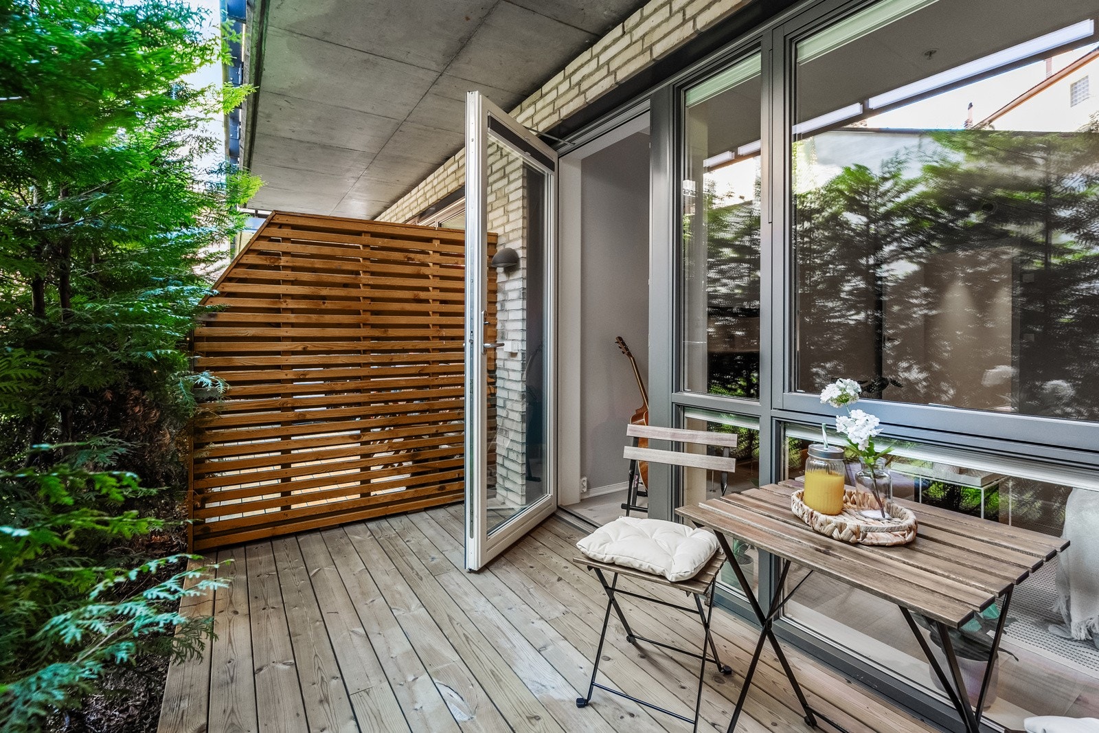 Det er god plass til utemøblement, grill og beplantning. Galleribilde