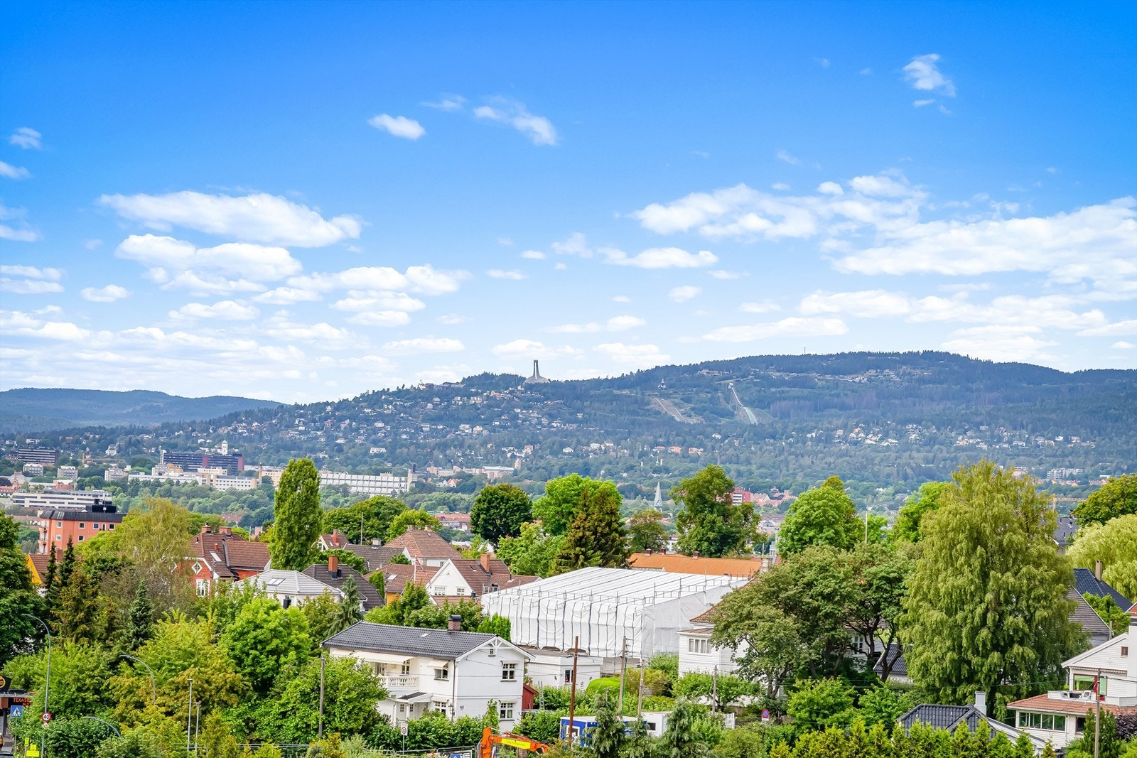 Fra borettslagets felles takterrasse får du en fantastisk utsikt over Oslo! Galleribilde